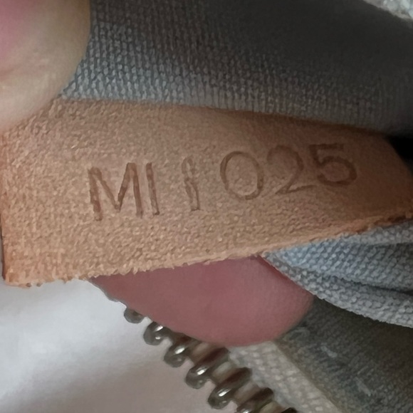 Louis Vuitton Minna crossbody - Picture 11 of 16